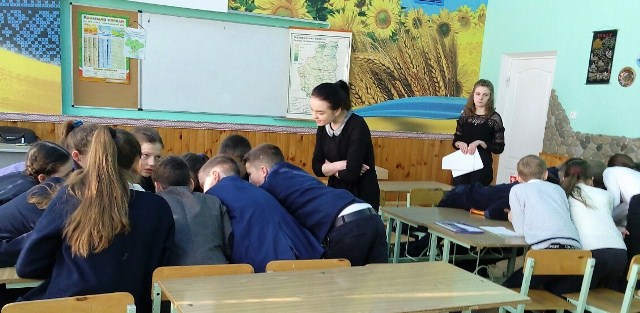 Філологічна вікторина між другими гімназійними класами (у ролі вчителів - Ірина Паславська та Ірина Козінчук